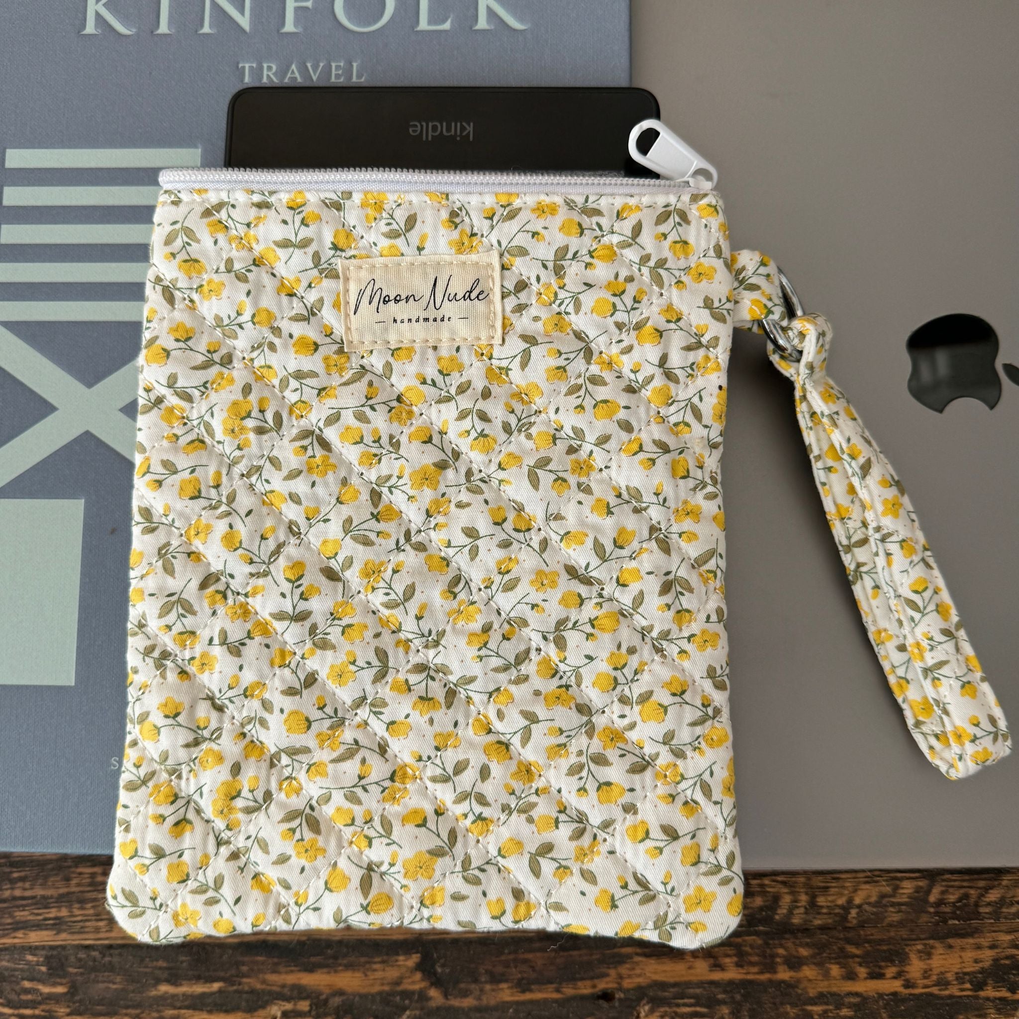 Buttercup eReader Pouch